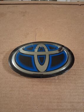 Toyota Blue Emblem Badge - Front Grille Logo Blue Radar